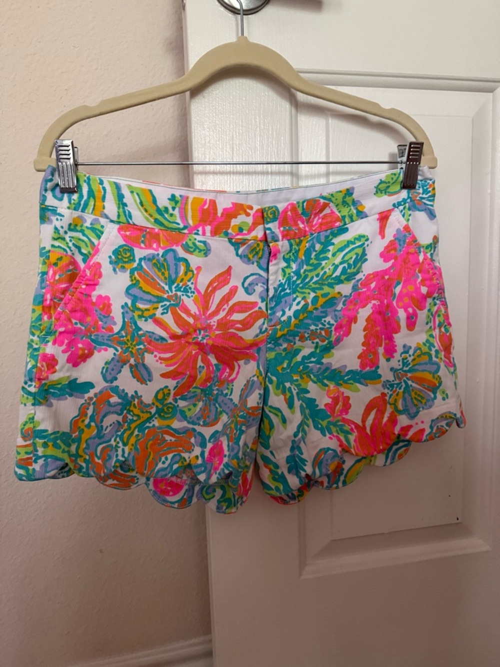 Lilly Pulitzer The Buttercup Scallop Hem Shorts